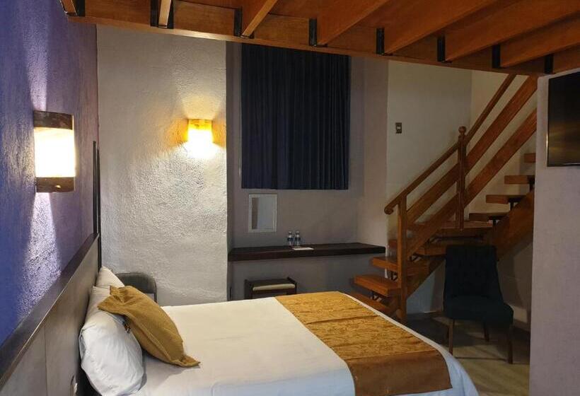 Deluxe Familienzimmer, Don Carlos
