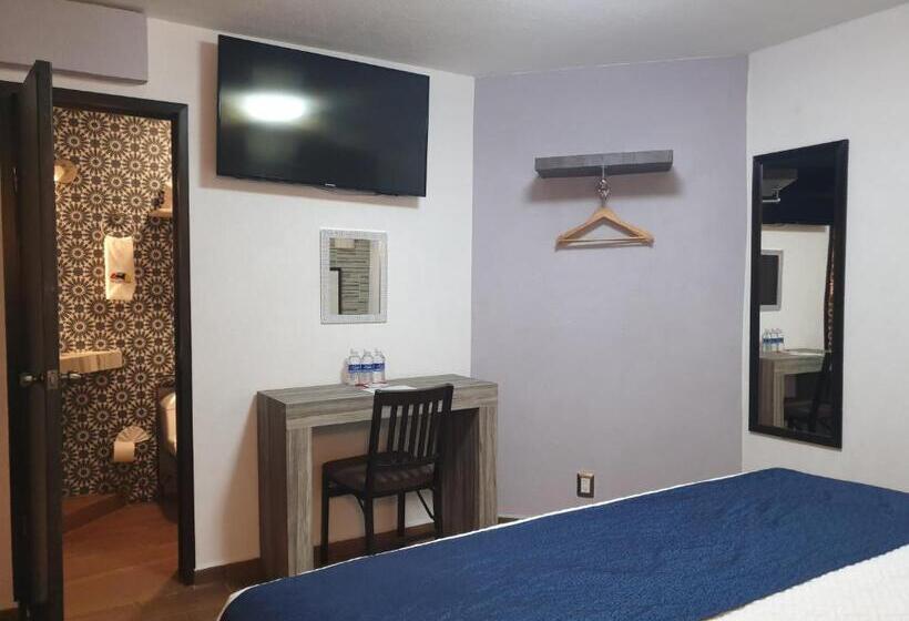 Deluxe Zimmer Kingsize Bett, Don Carlos