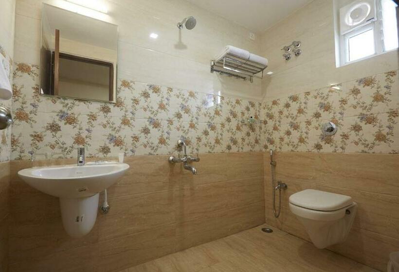 חדר דלוקס, Ramtel Inn