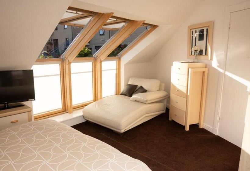 Семейный Номер, Aberfoyle Inn