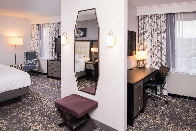 스탠다드 룸 킹사이즈 침대, Hampton Inn Bermuda Run