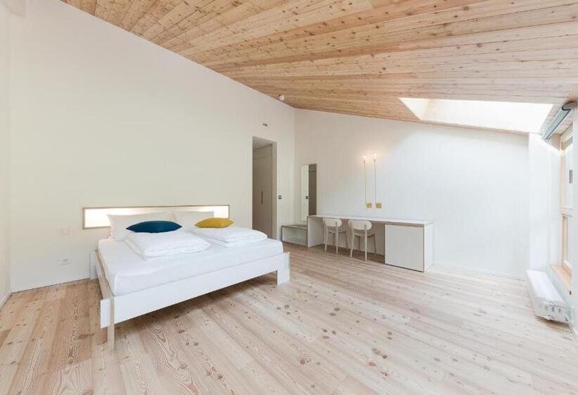 استودیوی لوکس, Zum Hirschen Boutique Hotel Val Di Non