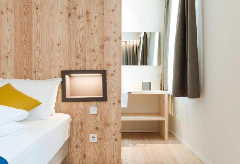 اتاق لوکس, Zum Hirschen Boutique Hotel Val Di Non
