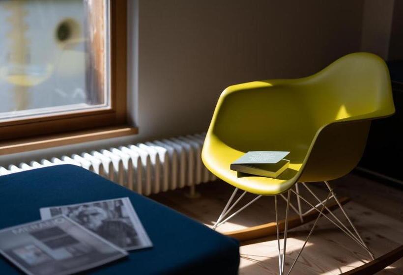 استودیوی لوکس, Zum Hirschen Boutique Hotel Val Di Non