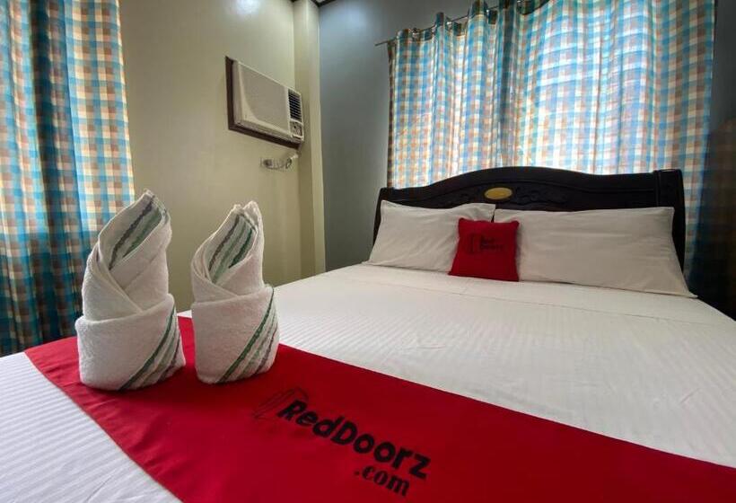 Номер Deluxe, Reddoorz Plus @ Lhexlyn Resort San Narciso