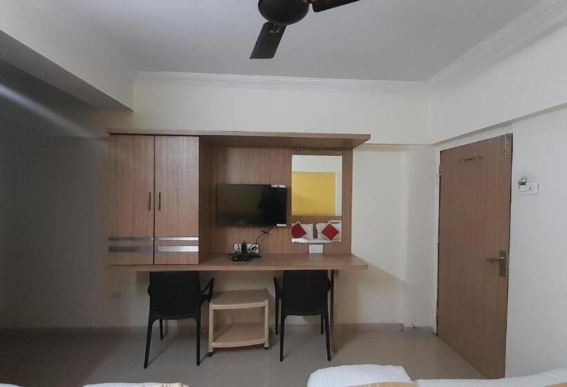 Трехместный Номер Deluxe, S K Palace