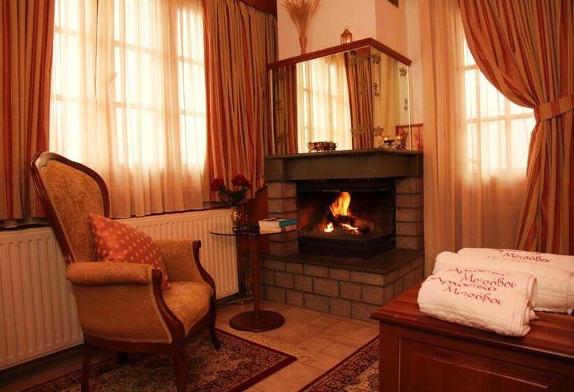 Номер Deluxe с Гидромассажем, Archontiko Metsovou Luxury Boutique