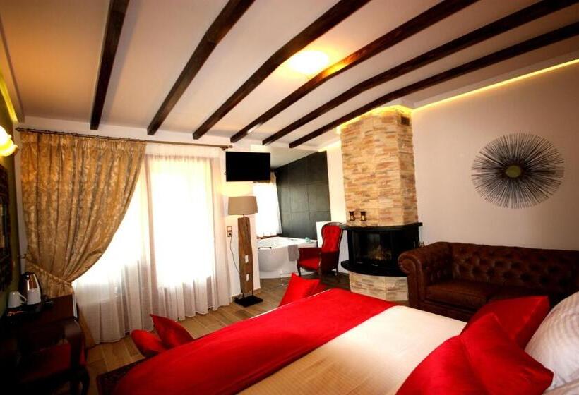 Полулюкс, Archontiko Metsovou Luxury Boutique