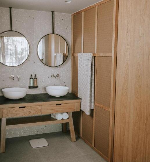 Номер Superior Боковой Вид на Море, Unique Blue! Resort And Villas Adults Only