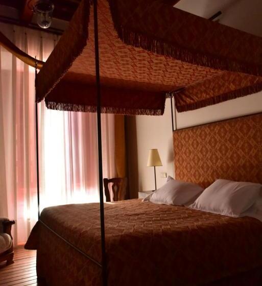 Romantic Room, Palacio Rejadorada