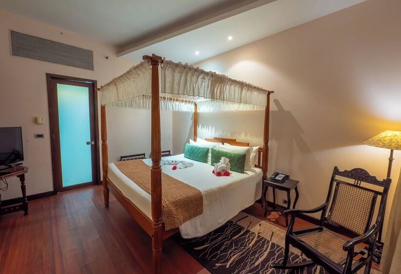 Президентский Люкс, O Hotel Goa, Candolim Beach