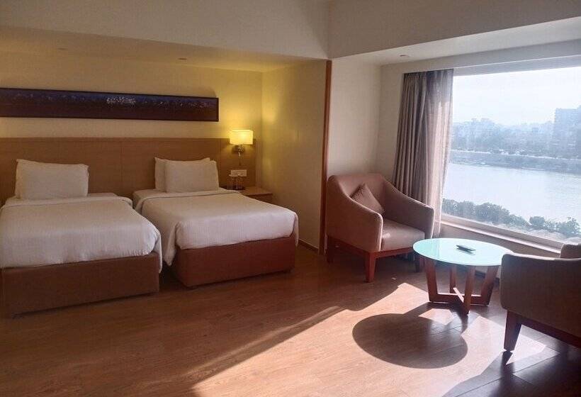豪华房间, Sarovar Portico Rivera Ahmedabad