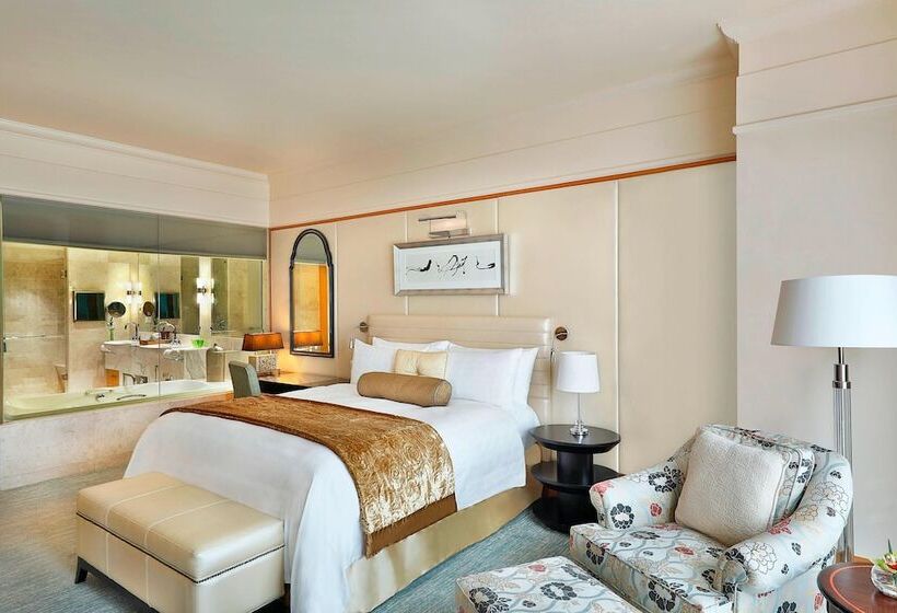 Номер Клуб Кровать Кинг, Ritz Carlton Difc Downtown Dubai