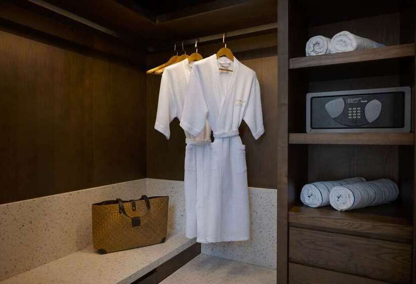 Вилла с 1 спальней и бассейном, Conrad Maldives Rangali Island
