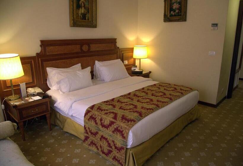اتاق لوکس با تخت بزرگ, Serenada Golden Palace   Boutique