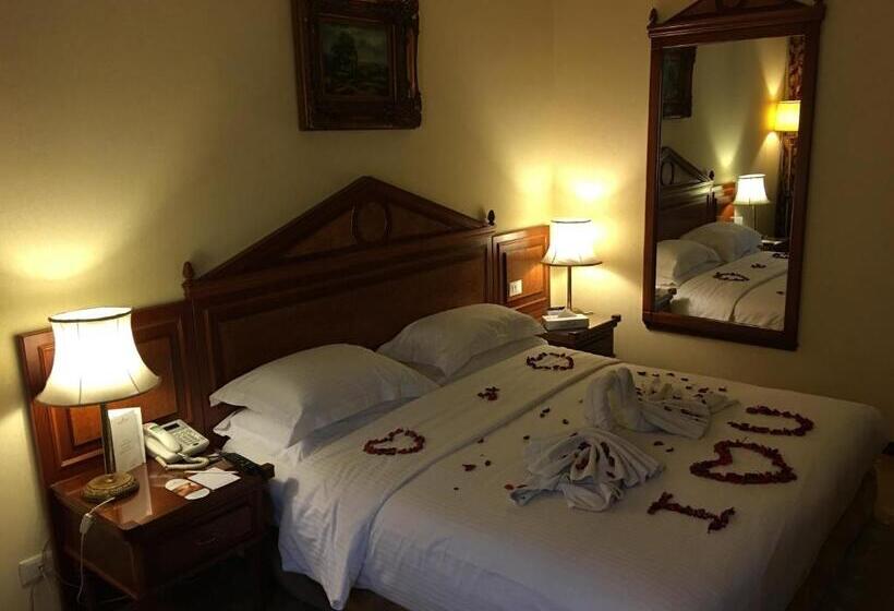 سوئیت اجرایی با تخت کینگ, Serenada Golden Palace   Boutique
