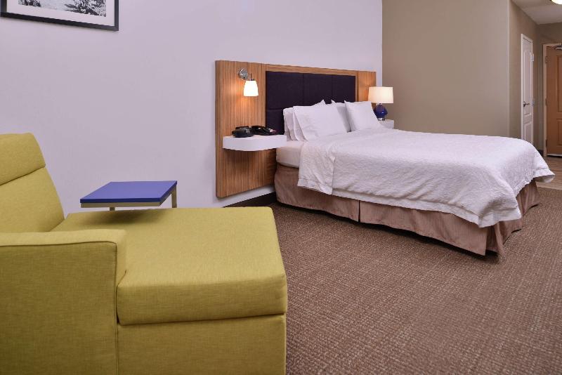 带大床的标准间, Hampton Inn & Suites Woodland Sacramento Area