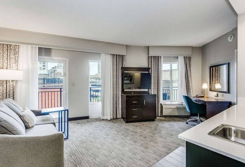 스위트, Hampton Inn & Suites Mobile  Downtown Historic District