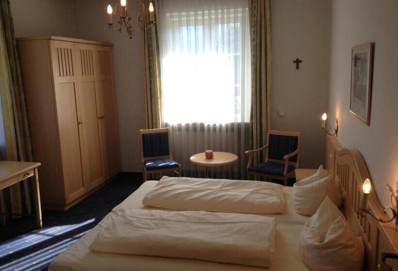 Номер Стандарт, Roter Hahn   Bed & Breakfast