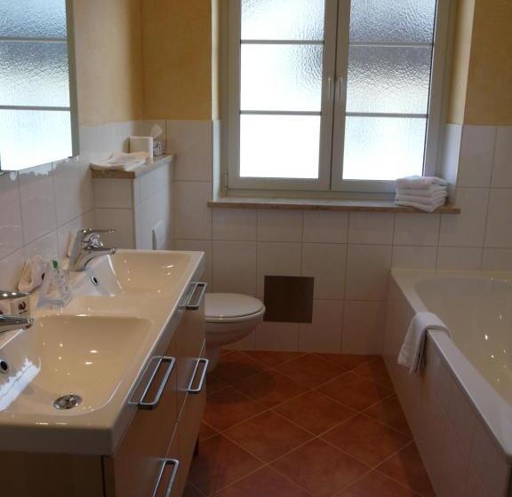 Апартаменты 2 Спальни, Roter Hahn   Bed & Breakfast
