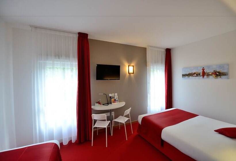 Номер Стандарт Трехместный, The Originals City, Hôtel Loval, Brest
