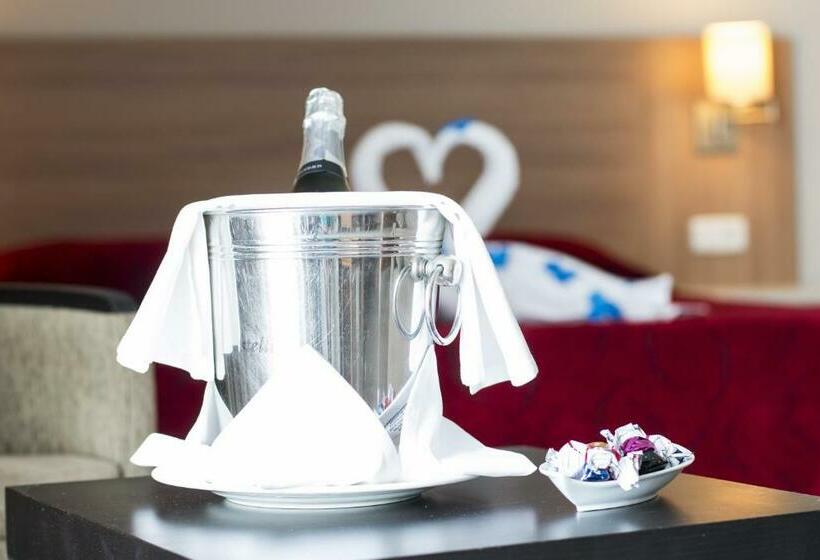 Полулюкс, Lodomar Spa & Talasoterapia
