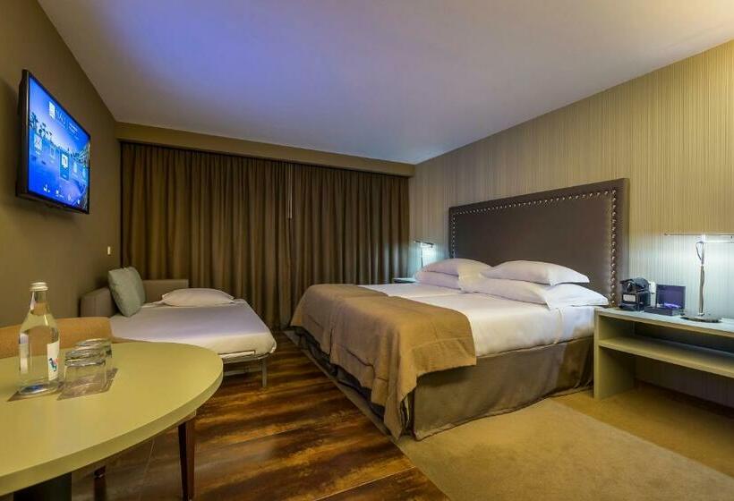 Номер Стандарт Вид на Бассейн, Algarve Marriott Salgados Golf Resort & Conference Center