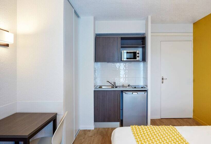 Студия Стандарт Двуспальная Кровать, Aparthotel Adagio Access Poitiers