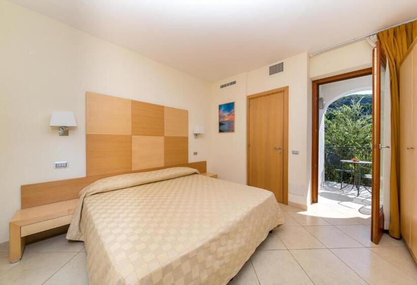 Трехместный Номер Комфорт, Valtur Baia Del Gusmay Beach Resort