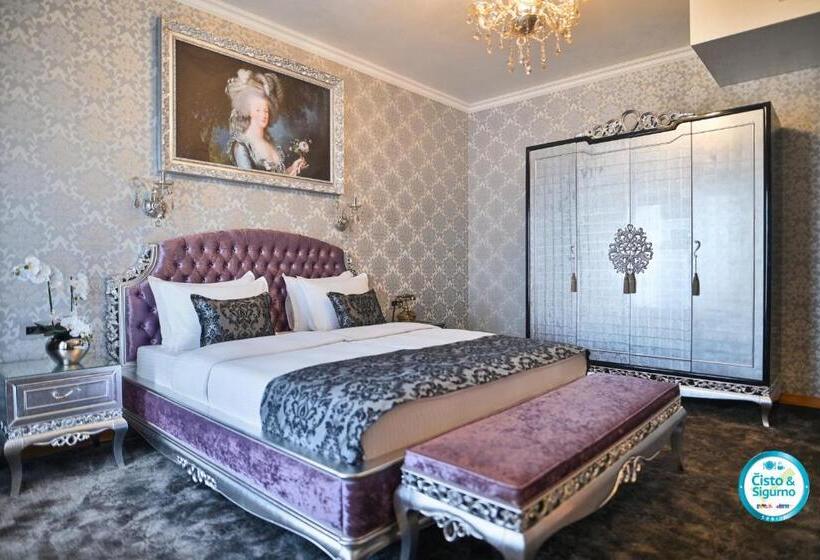 سوئیت با وان آب گرم, Prezident Palace Belgrade   Adults Only
