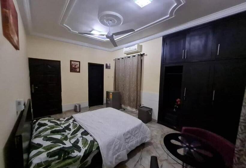 Номер Стандарт, Nesta Barron  Home Away From Home