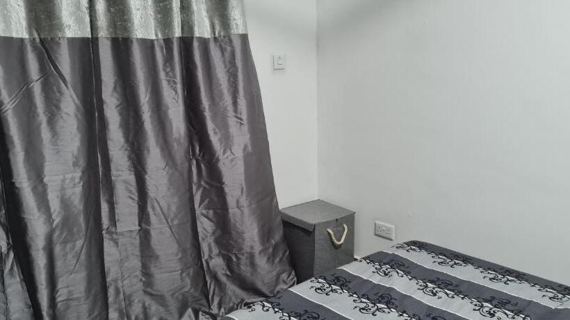 Апартаменты 1 Спальня, Nesta Barron  Home Away From Home