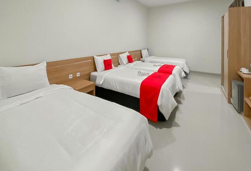 Семейный Номер, Reddoorz Premium @ Griya Inkoppabri Cisarua Puncak