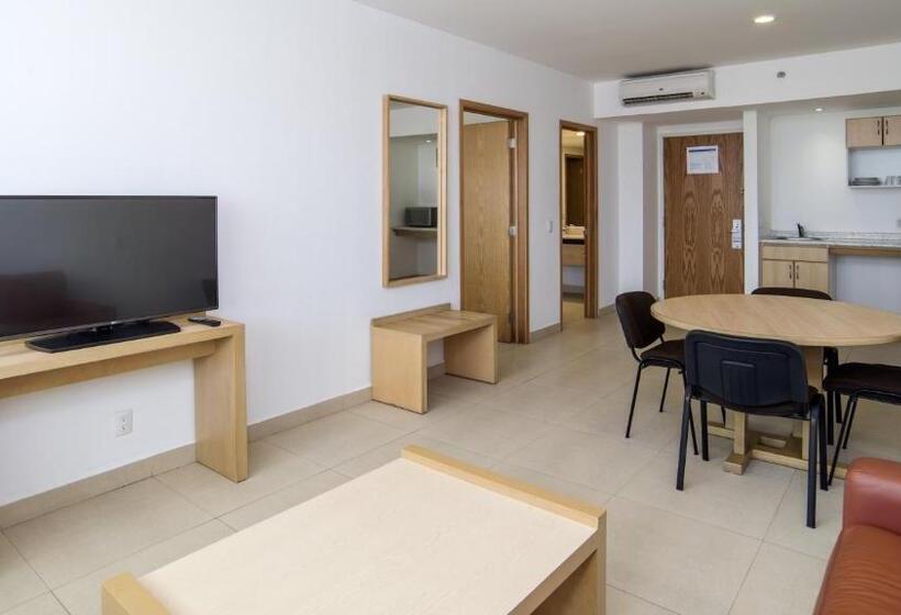 جناح إدارى, Holiday Inn Express Manzanillo, An Ihg