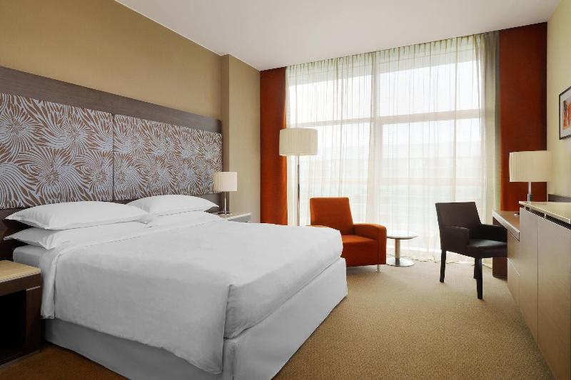 Номер Deluxe, Sheraton Milan Malpensa Airport Hotel & Conference Centre