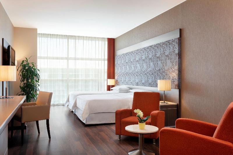 Полулюкс, Sheraton Milan Malpensa Airport Hotel & Conference Centre