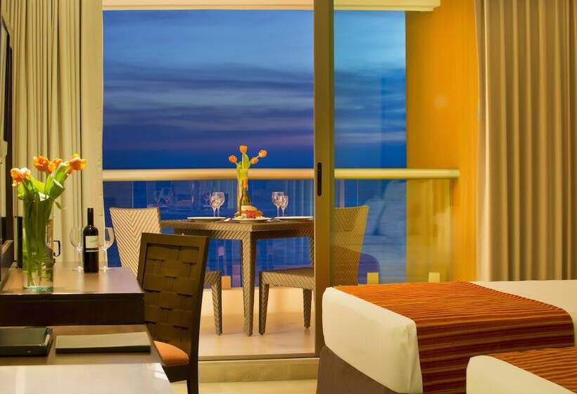 חדר דלוקס נוף לים, Sunset Plaza Beach Resort Puerto Vallarta All Inclusive