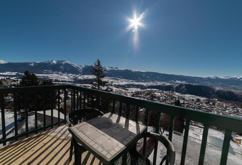 家庭山景房, Des Pyrénées