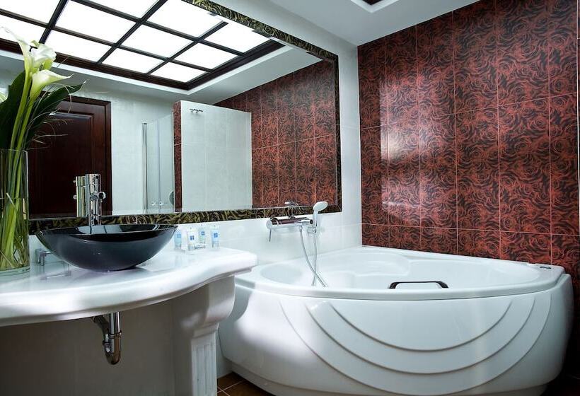 סוויטת ג'וניור עם בריכה, Maison Des Lys  Luxury Suites
