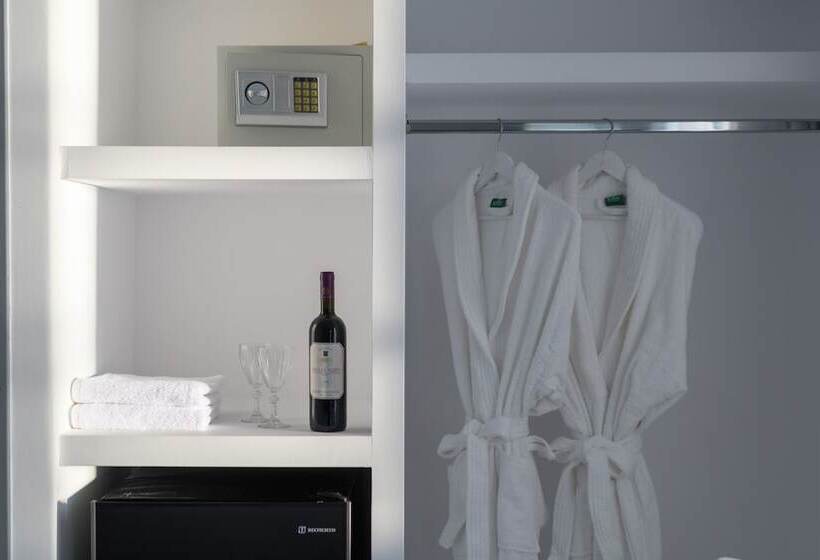 Люкс Сеньор, Maison Des Lys  Luxury Suites