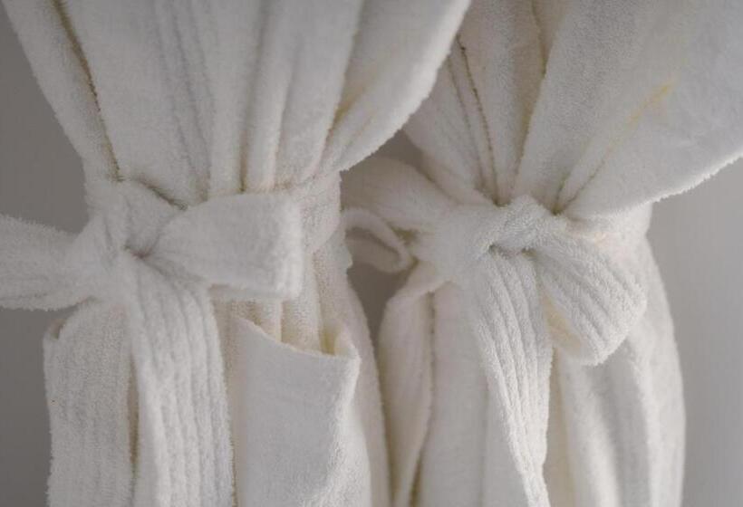 Полулюкс, Maison Des Lys  Luxury Suites