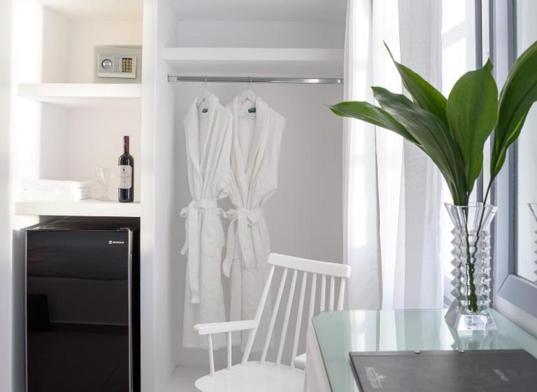Полулюкс, Maison Des Lys  Luxury Suites