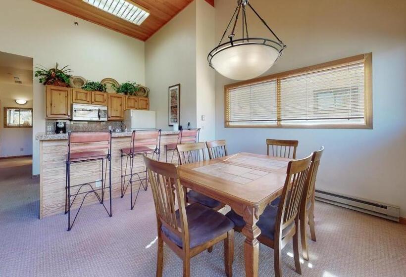 ویلا دلوکس 2 خوابه, Villas At Snowmass Club