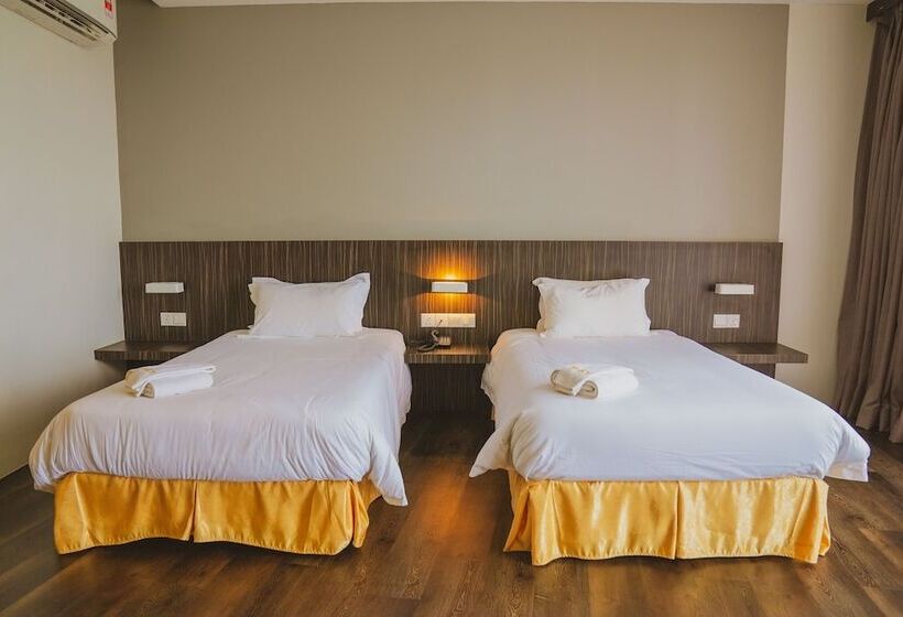 Номер Deluxe, Roxy Hotel Serian