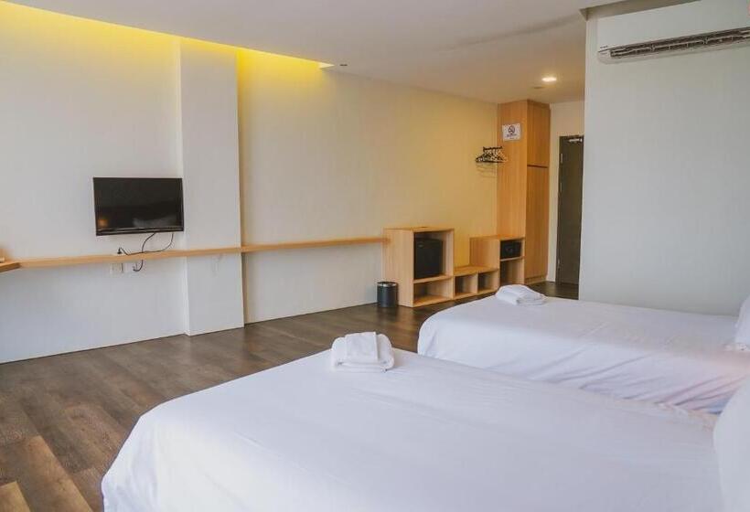 Номер Deluxe, Roxy Hotel Serian