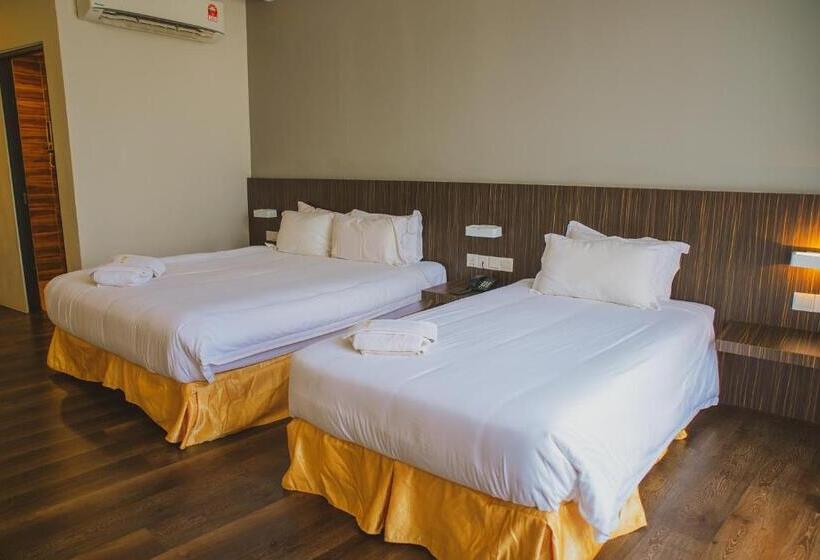 Трехместный Номер Deluxe, Roxy Hotel Serian