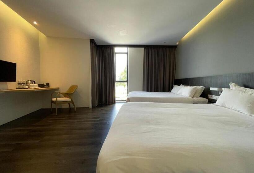 Семейный Номер Deluxe, Roxy Hotel Serian