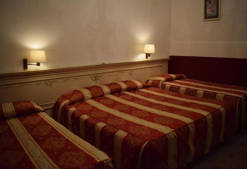 اتاق استاندارد چهار تخته, Albergo Basilea