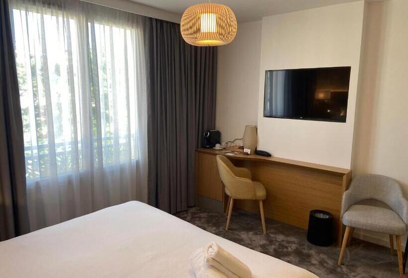 Номер Стандарт с Гидромассажем, Brit Hotel Paris Orly Rungis