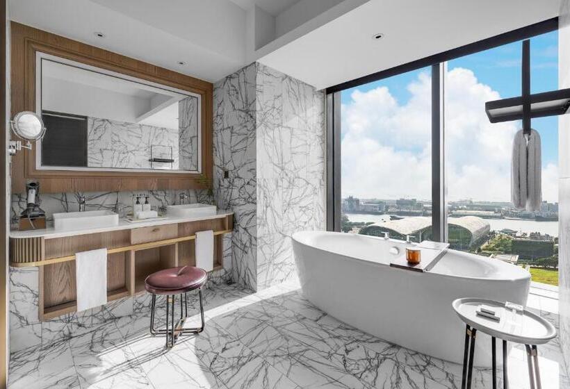سوئیت با تخت بزرگ, Intercontinental Kaohsiung, An Ihg